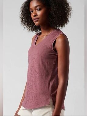 ATHLETA Essential V-Neck Tank XS 17.5” p2p Tawny Rose NWOT